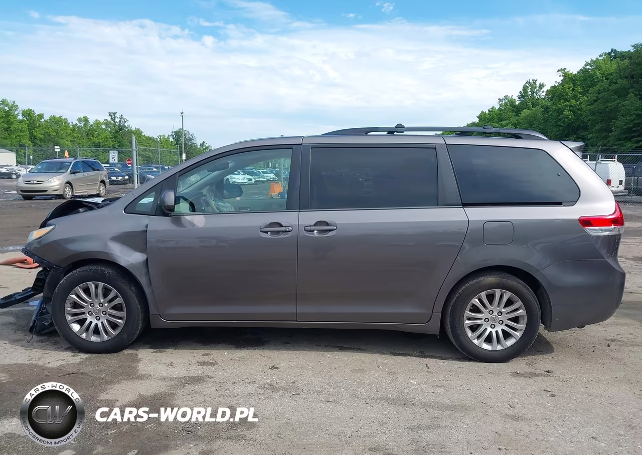 2014 Toyota Sienna Xle V6 8 Passenger VIN:5TDYK3DC4ES523478 - 14