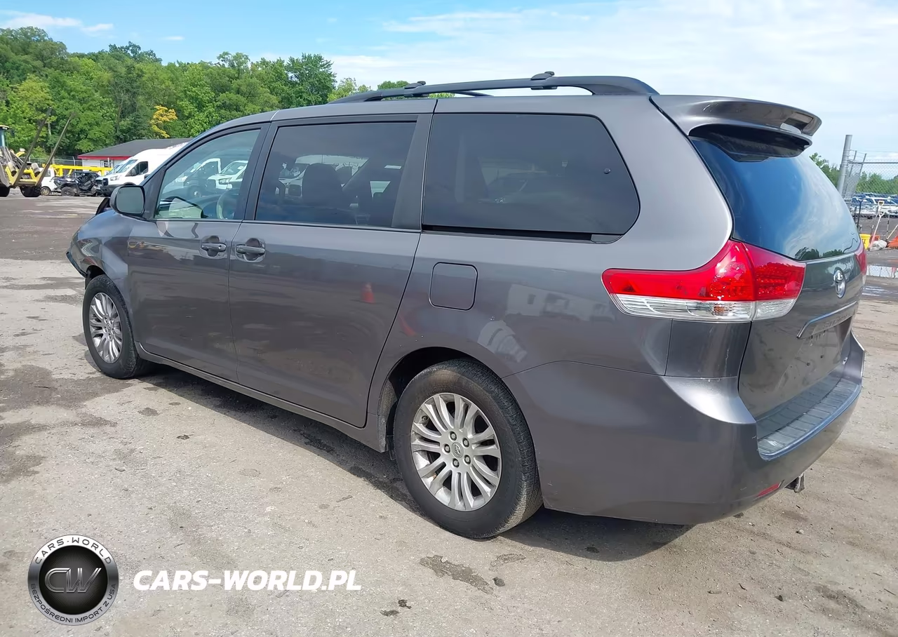 2014 Toyota Sienna Xle V6 8 Passenger VIN:5TDYK3DC4ES523478 - 3