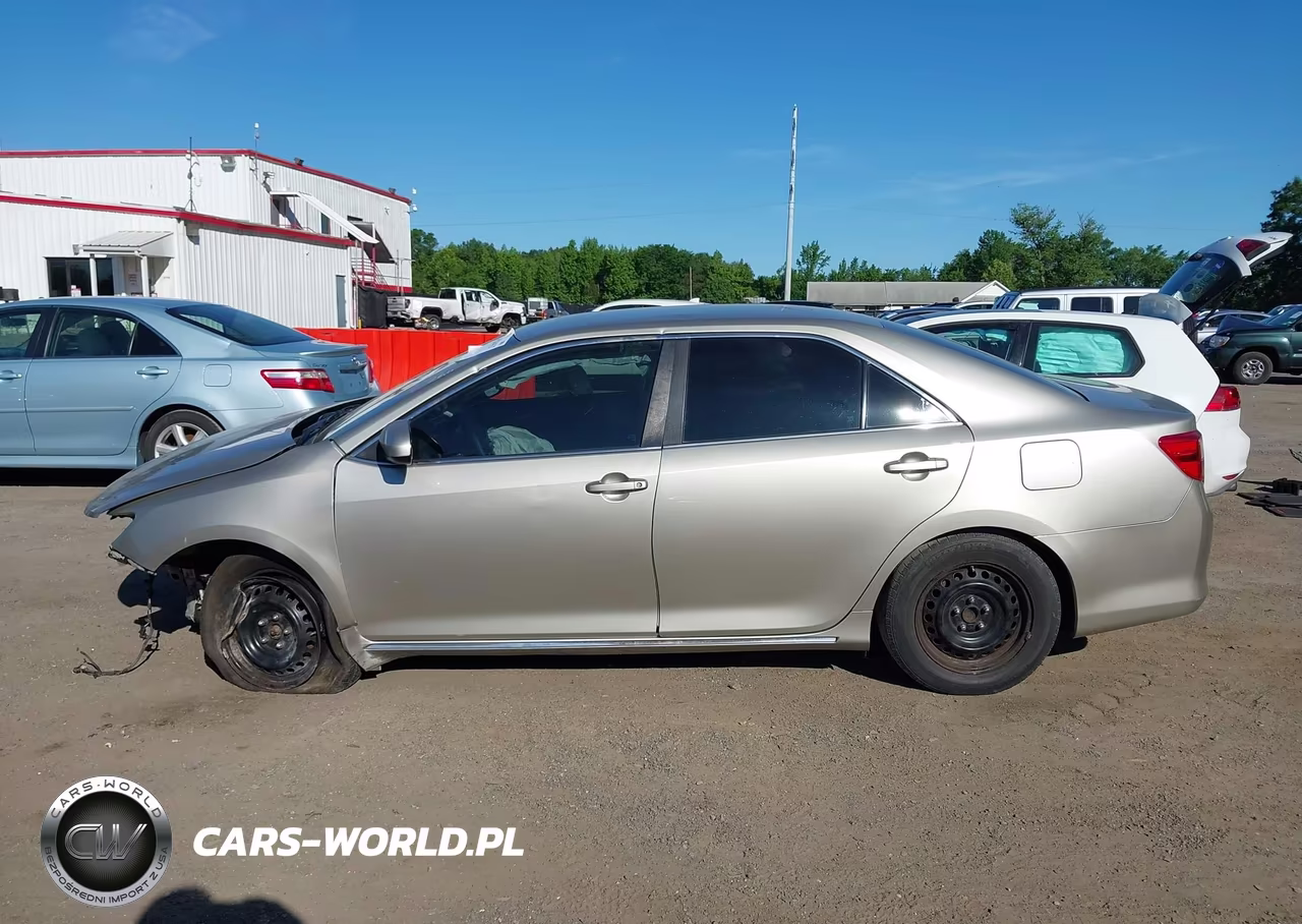 2014 Toyota Camry Le VIN:4T4BF1FK2ER354903 - 15