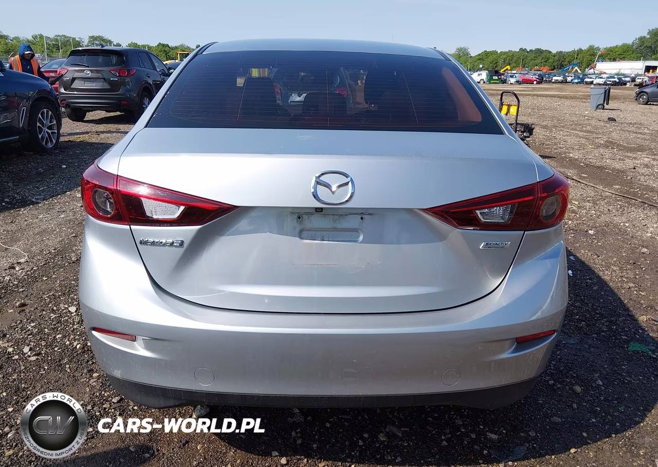 2018 Mazda Mazda3 Sport VIN:3MZBN1U70JM160379 - 16
