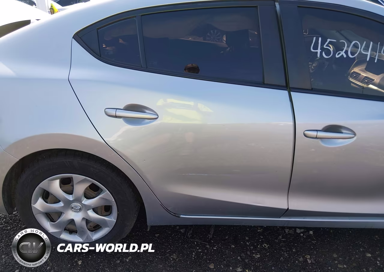 2018 Mazda Mazda3 Sport VIN:3MZBN1U70JM160379 - 18