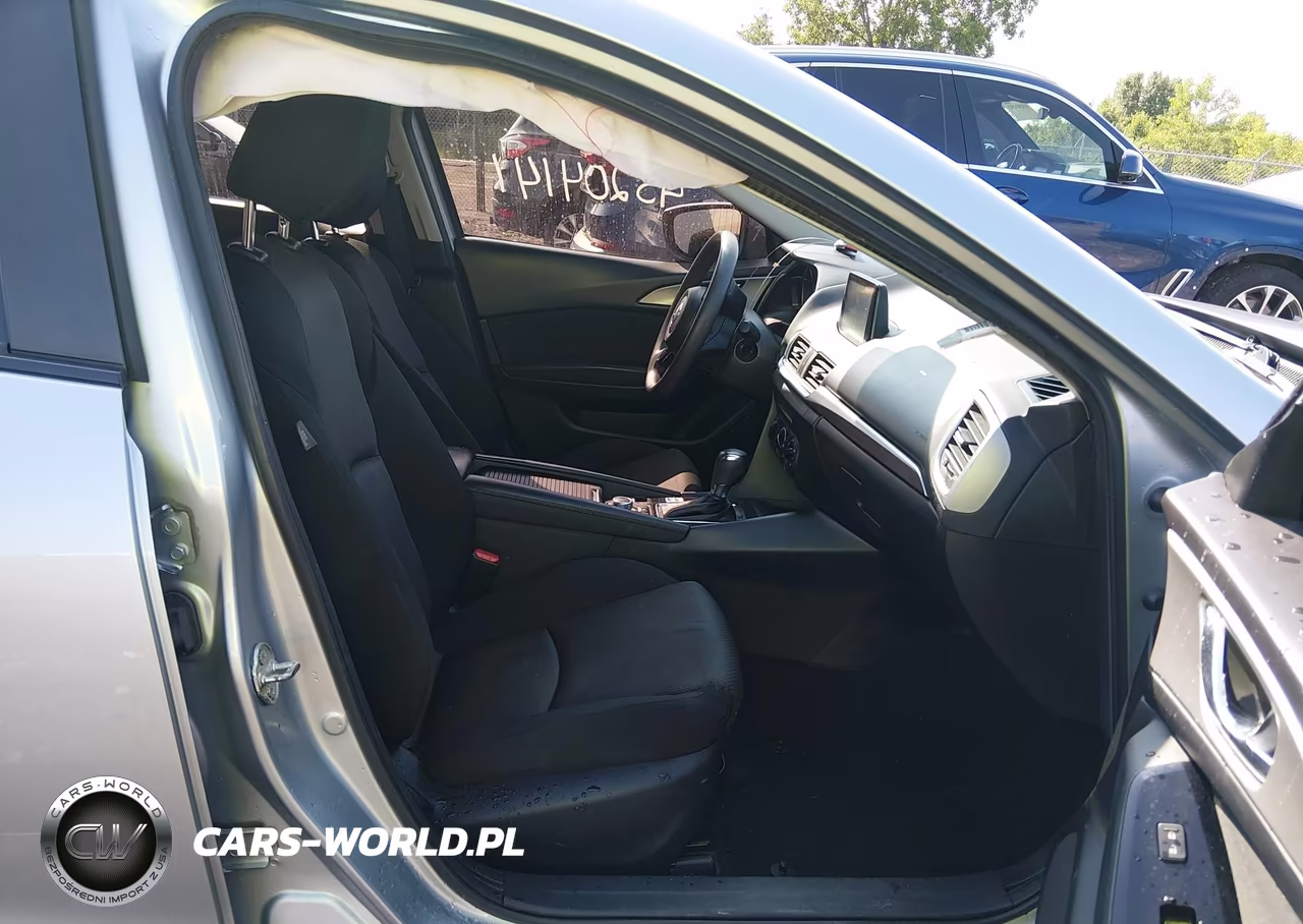 2018 Mazda Mazda3 Sport VIN:3MZBN1U70JM160379 - 5