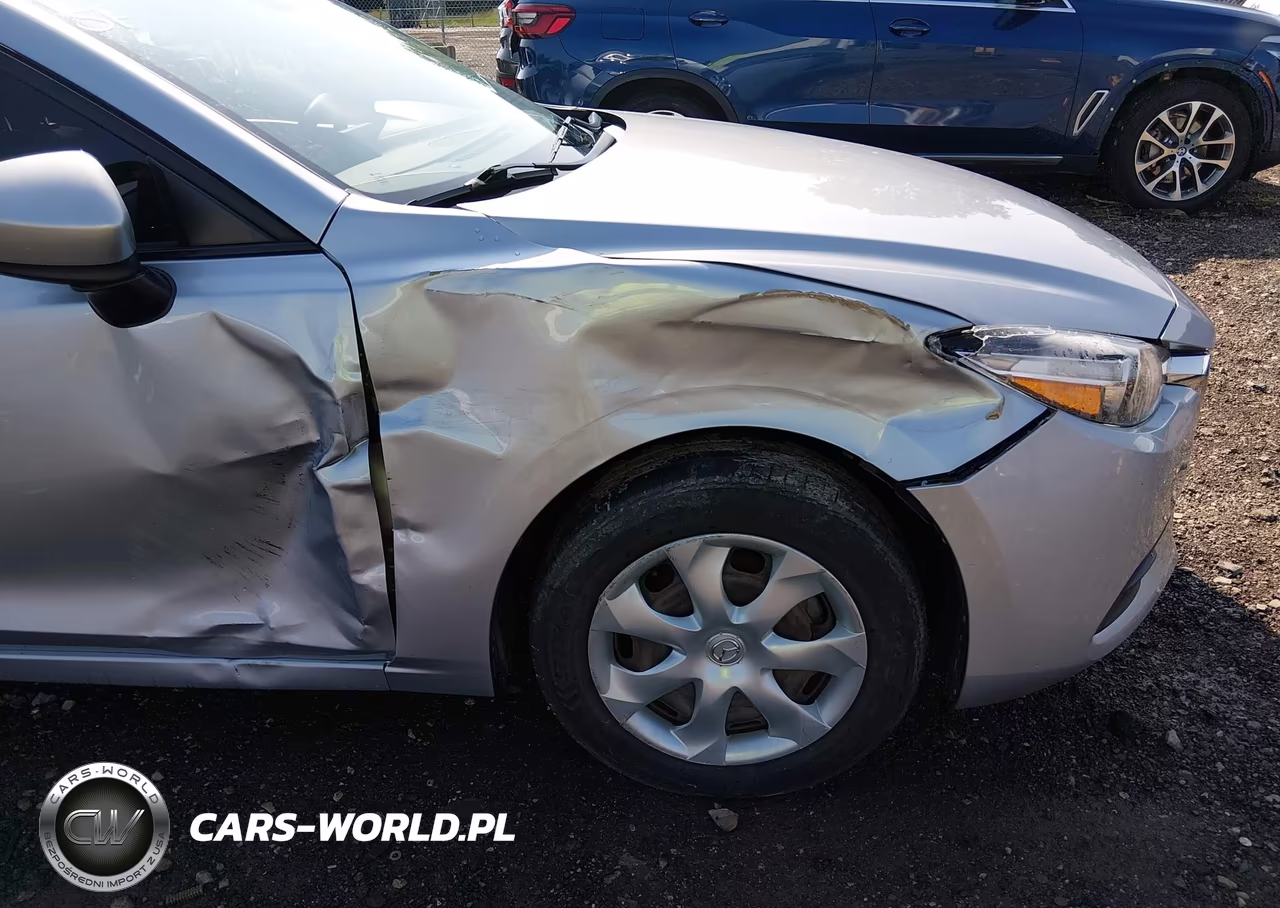 2018 Mazda Mazda3 Sport VIN:3MZBN1U70JM160379 - 6