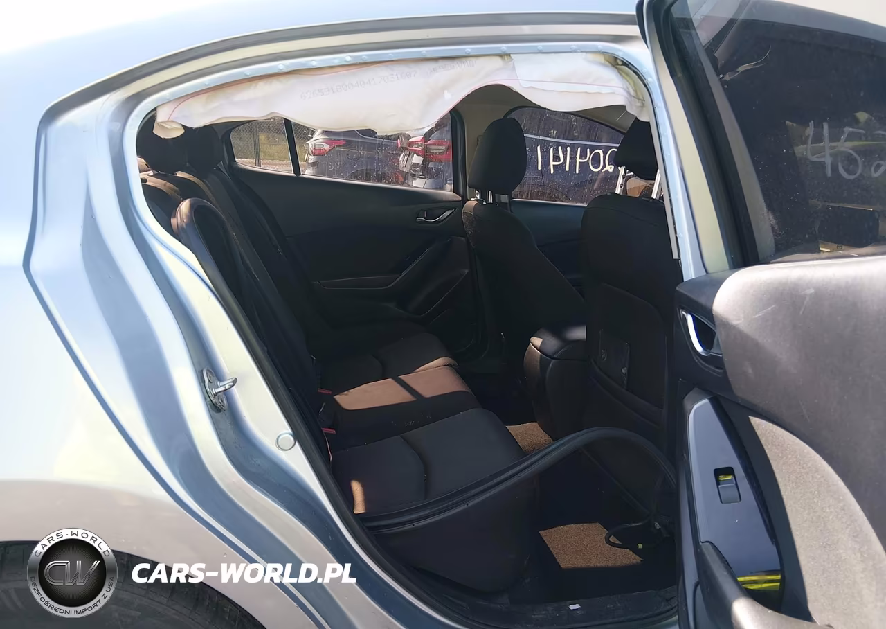 2018 Mazda Mazda3 Sport VIN:3MZBN1U70JM160379 - 8