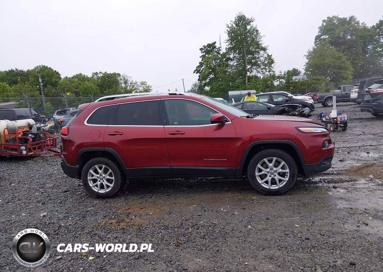 2017 Jeep Cherokee Latitude 4X4 VIN:1C4PJMCB6HW551865 - 13
