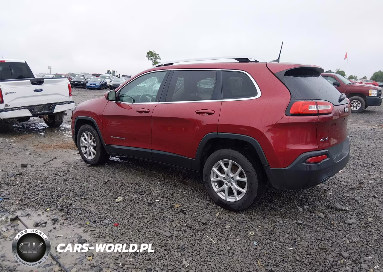 2017 Jeep Cherokee Latitude 4X4 VIN:1C4PJMCB6HW551865 - 3