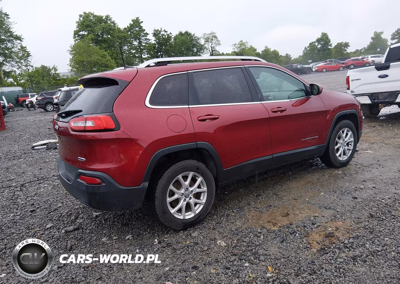 2017 Jeep Cherokee Latitude 4X4 VIN:1C4PJMCB6HW551865 - 4