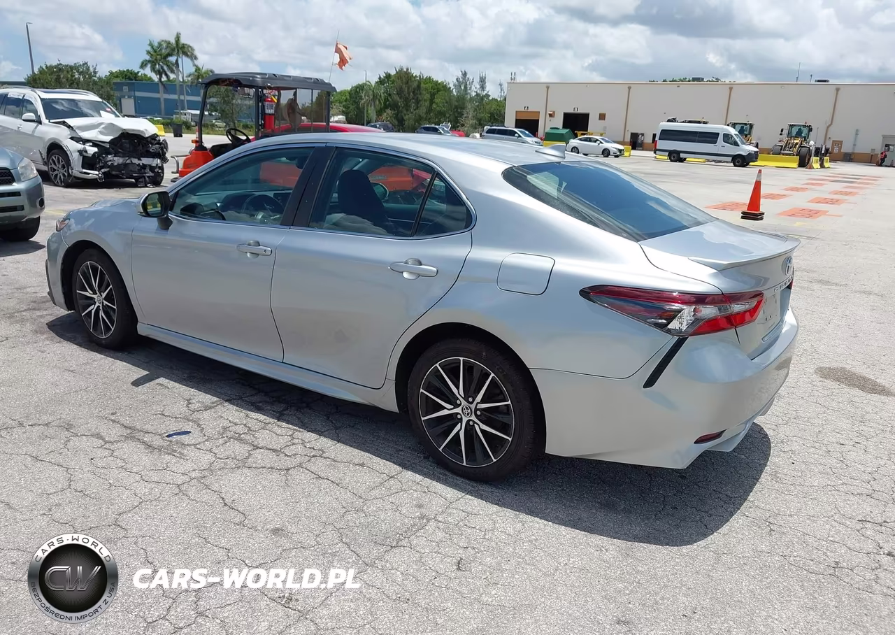 2022 Toyota Camry Se VIN:4T1T11AK0NU642570 - 3