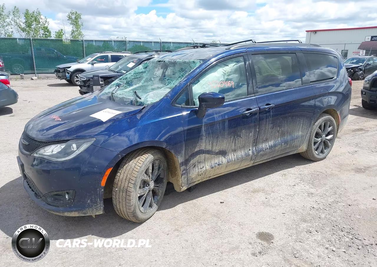 2020 Chrysler Pacifica Touring L VIN:2C4RC1BG5LR239567 - 2