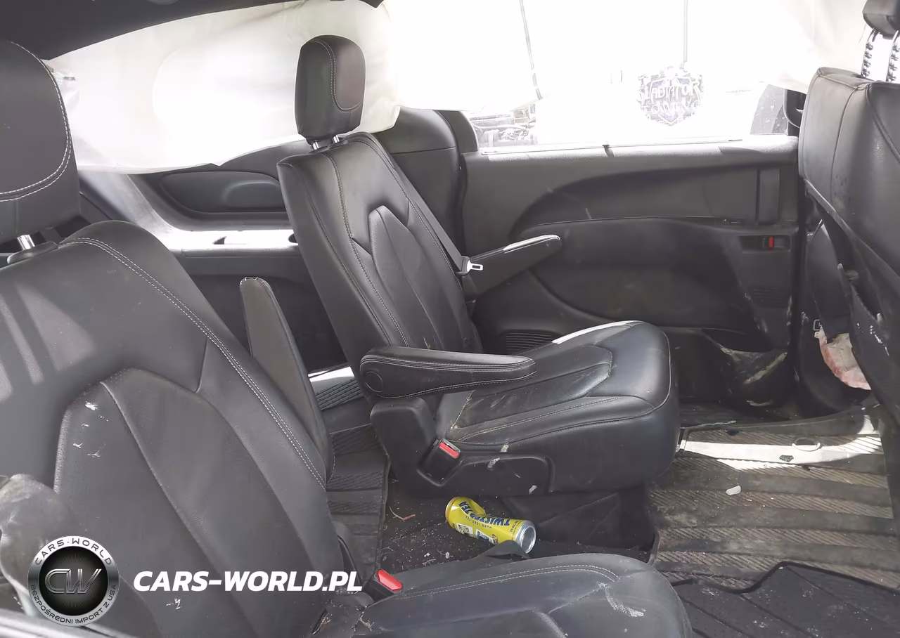 2020 Chrysler Pacifica Touring L VIN:2C4RC1BG5LR239567 - 8