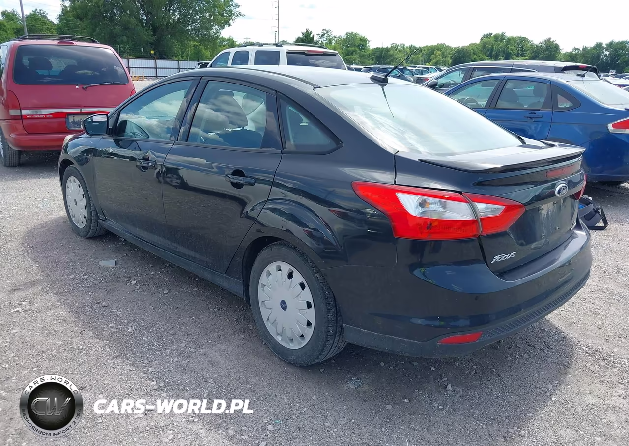 2013 Ford Focus Se VIN:1FADP3F22DL107682 - 3