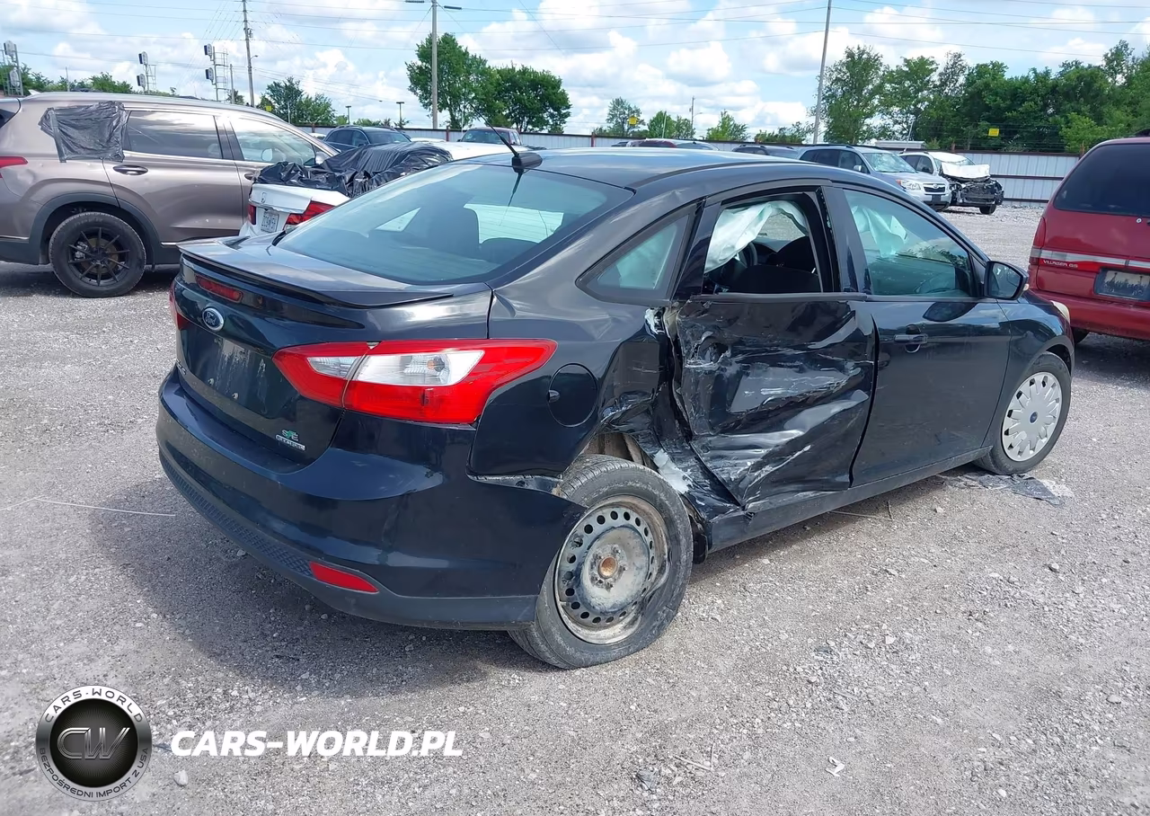 2013 Ford Focus Se VIN:1FADP3F22DL107682 - 4