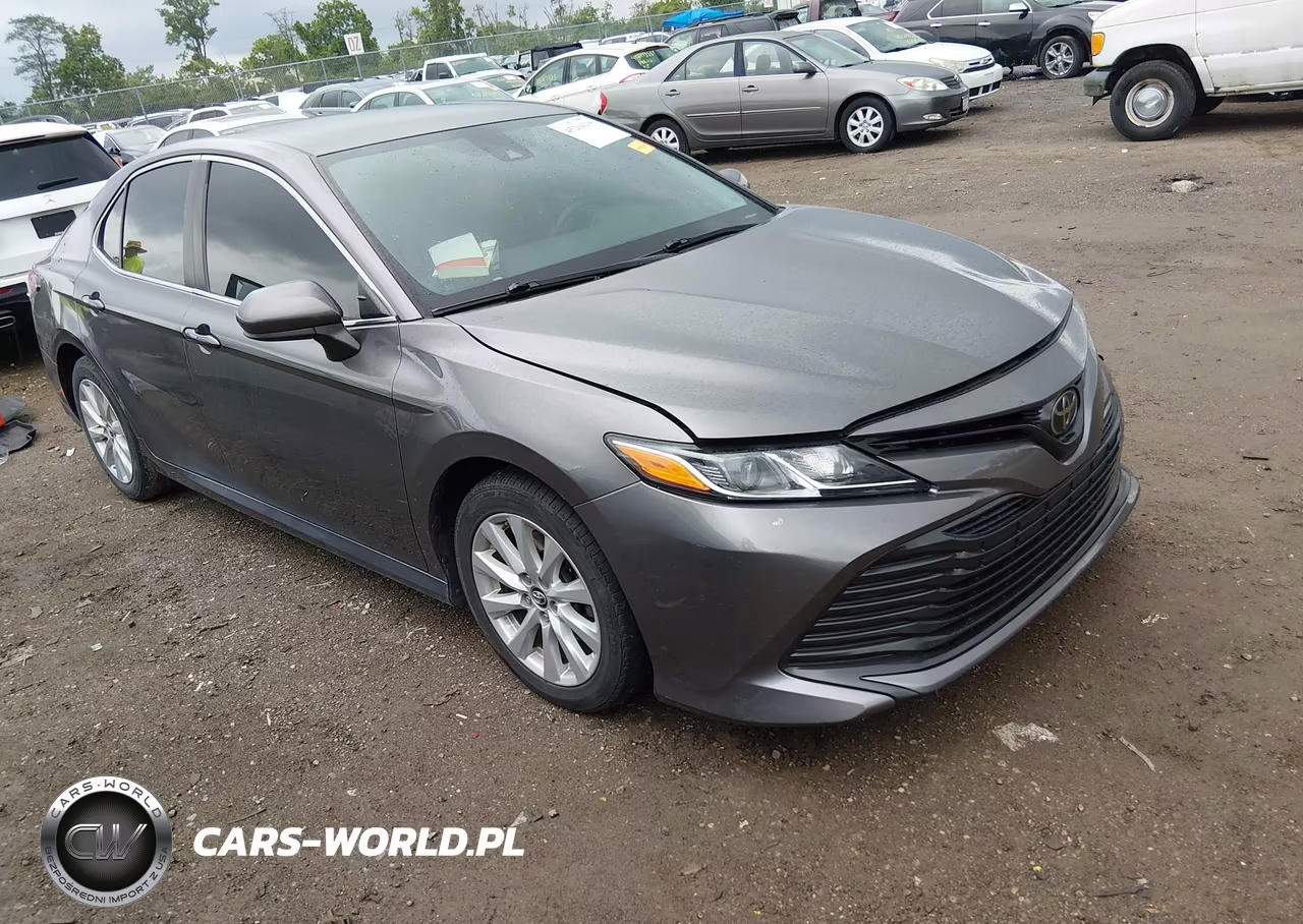 2019 Toyota Camry Le – zdjęcie 1 z 16