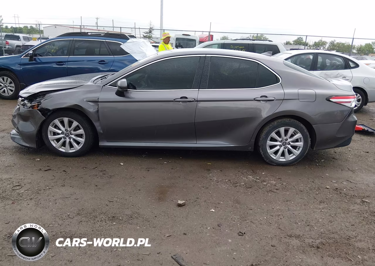 2019 Toyota Camry Le VIN:4T1B11HK5KU220601 - 14
