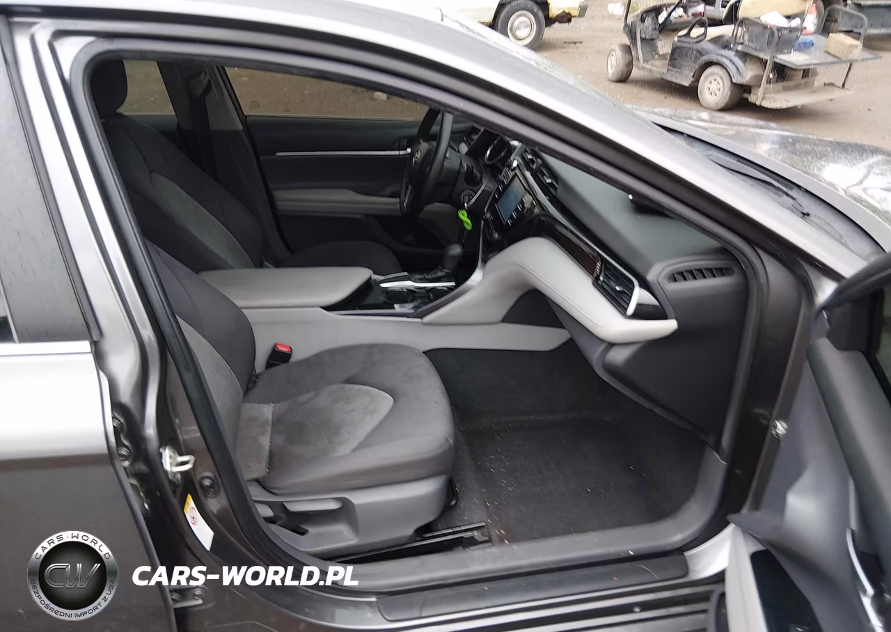 2019 Toyota Camry Le VIN:4T1B11HK5KU220601 - 5
