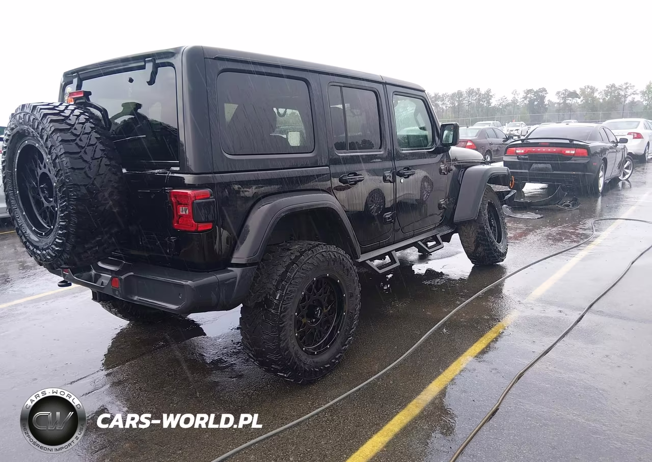 2020 Jeep Wrangler Unlimited Sport Altitude 4X4 VIN:1C4HJXDM0LW347335 - 4