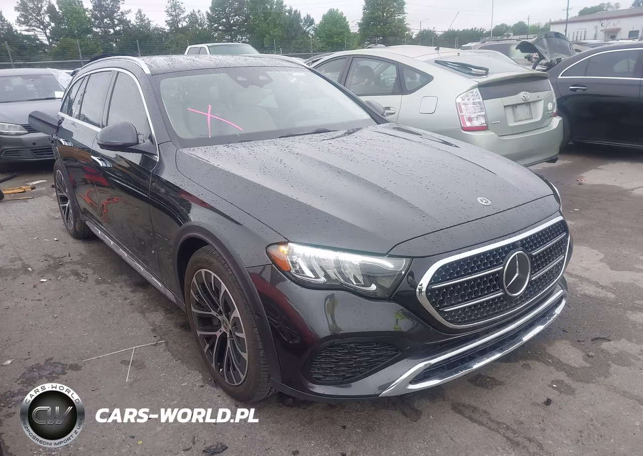 2025 Mercedes-Benz E 450 4Matic – zdjęcie 1 z 17