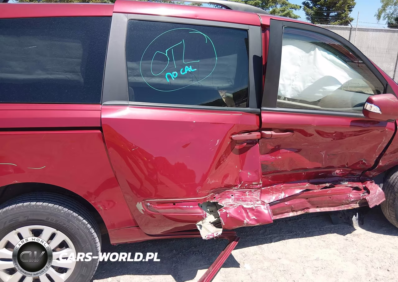 2011 Kia Sedona Lx VIN:KNDMG4C7XB6379683 - 13
