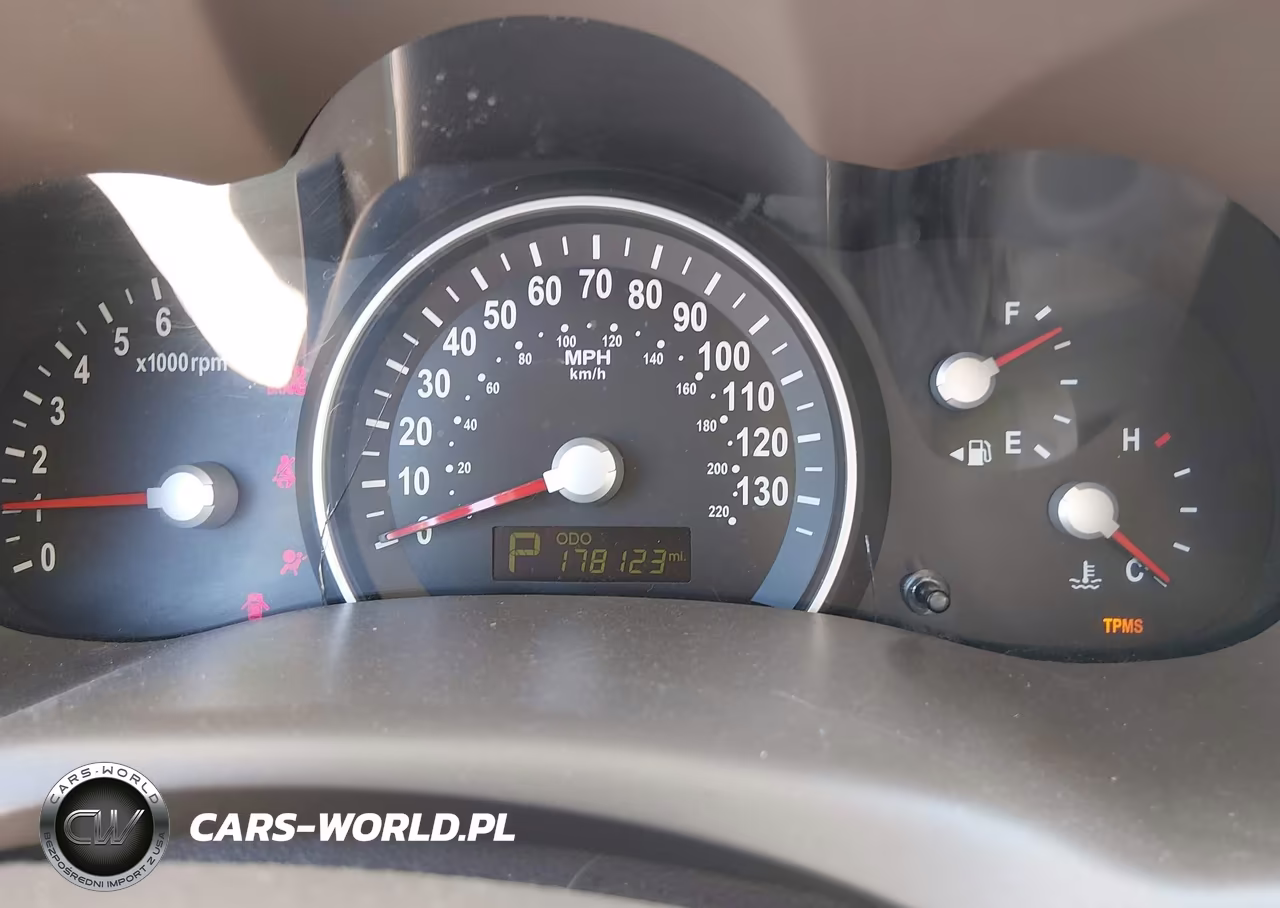 2011 Kia Sedona Lx VIN:KNDMG4C7XB6379683 - 7