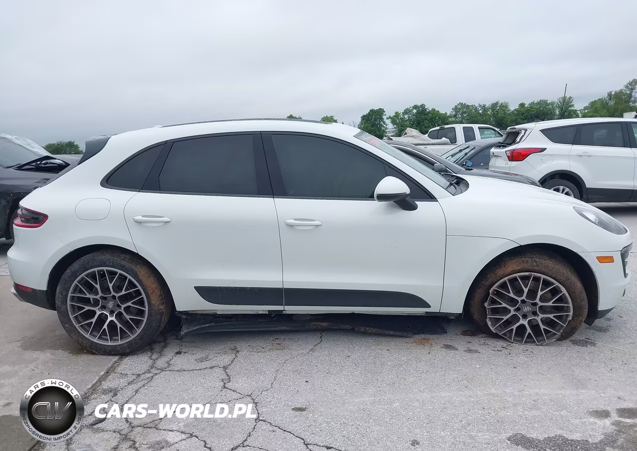 2017 Porsche Macan VIN:WP1AA2A50HLB00258 - 13