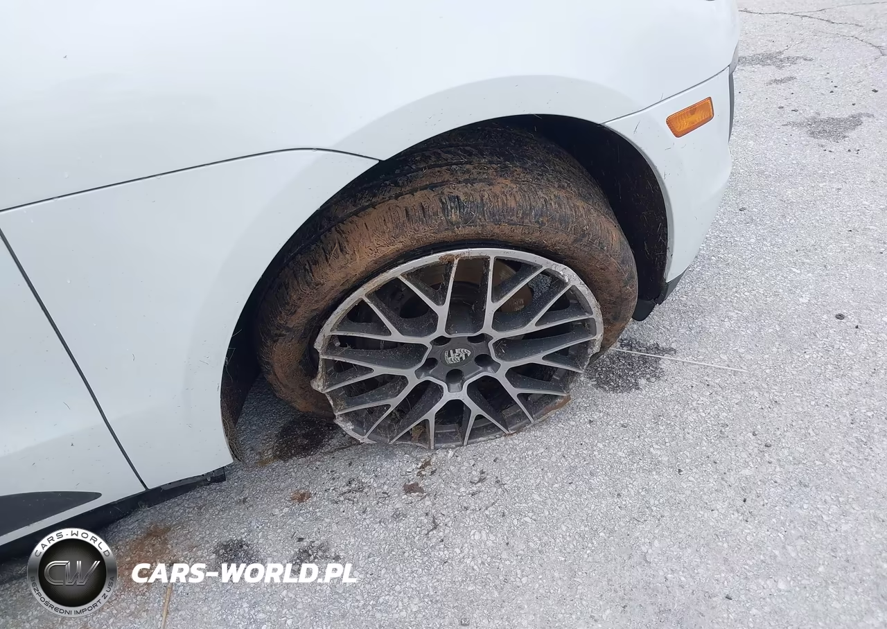 2017 Porsche Macan VIN:WP1AA2A50HLB00258 - 6