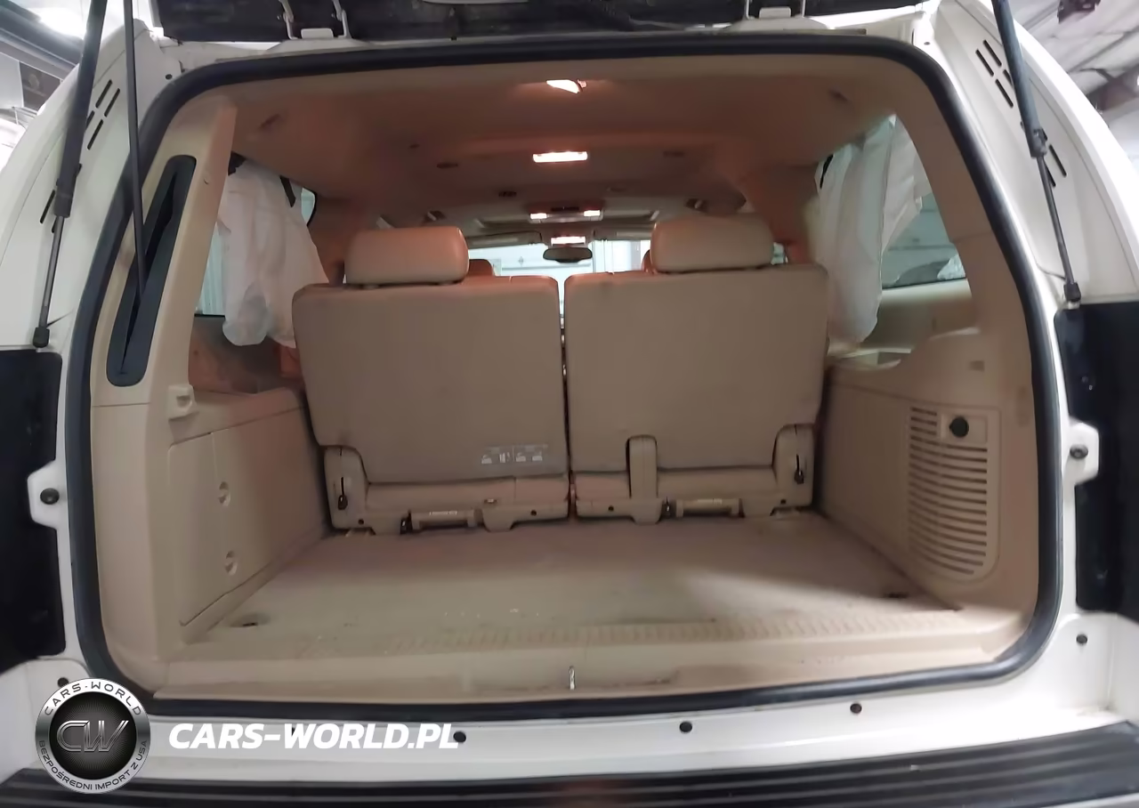 2011 Chevrolet Suburban 1500 Ltz VIN:1GNSKKE32BR219758 - 17