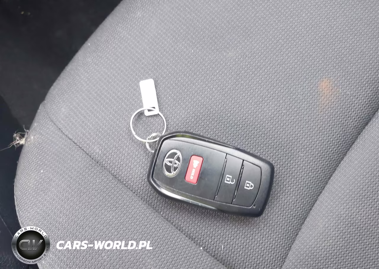 2022 Toyota Corolla Cross Le VIN:7MUCAABG7NV019939 - 11