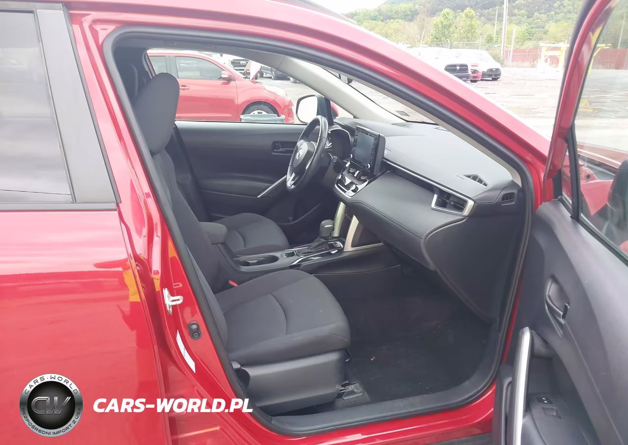 2022 Toyota Corolla Cross Le VIN:7MUCAABG7NV019939 - 5