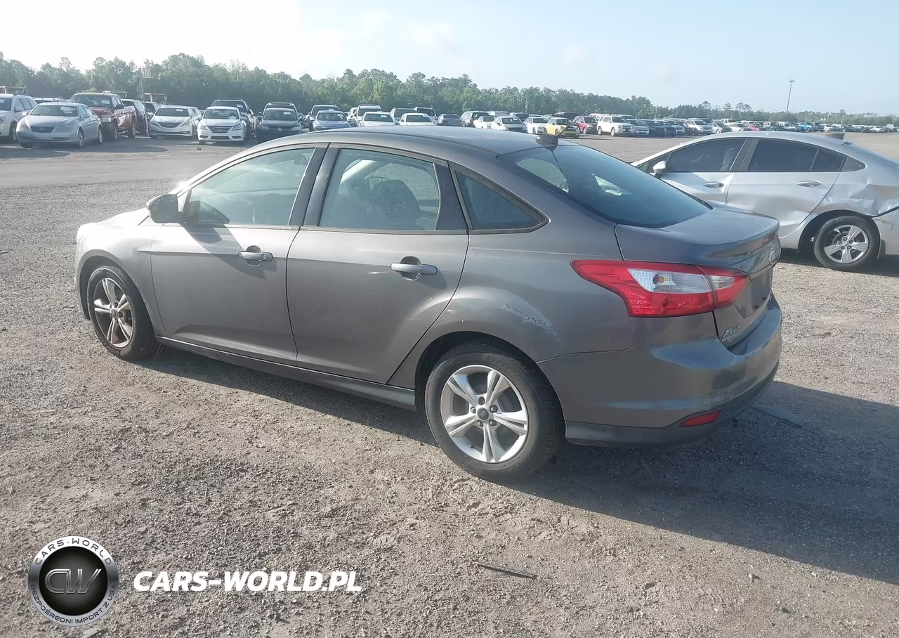 2013 Ford Focus Se VIN:1FADP3F26DL334583 - 3