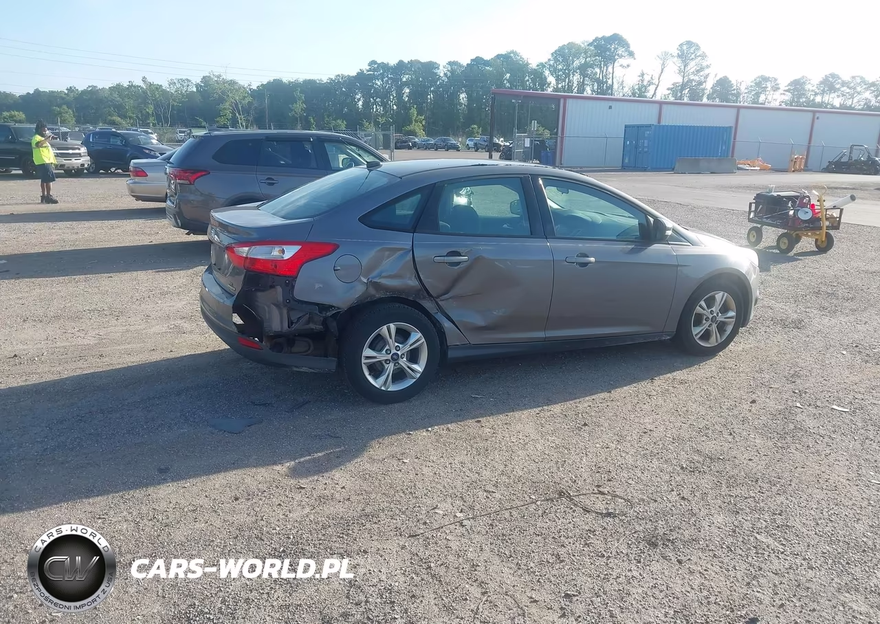 2013 Ford Focus Se VIN:1FADP3F26DL334583 - 4
