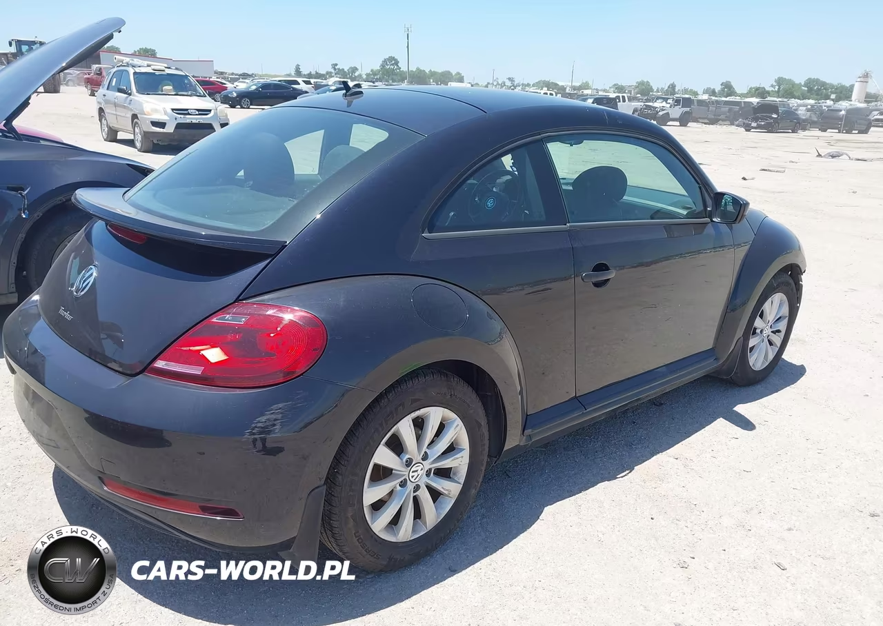 2018 Volkswagen Beetle 2.0T Coast-2.0T S VIN:3VWFD7AT4JM707873 - 4