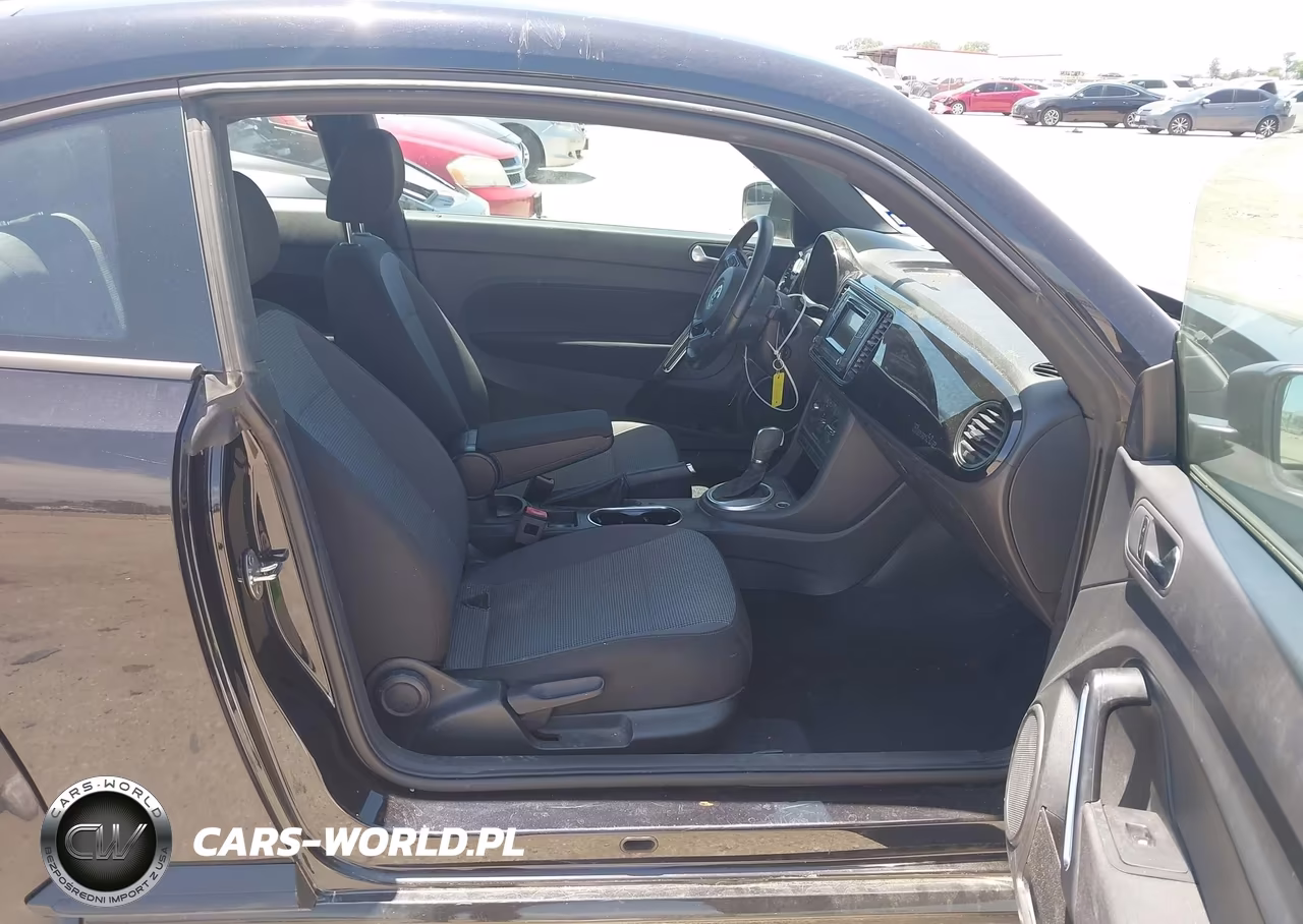 2018 Volkswagen Beetle 2.0T Coast-2.0T S VIN:3VWFD7AT4JM707873 - 5