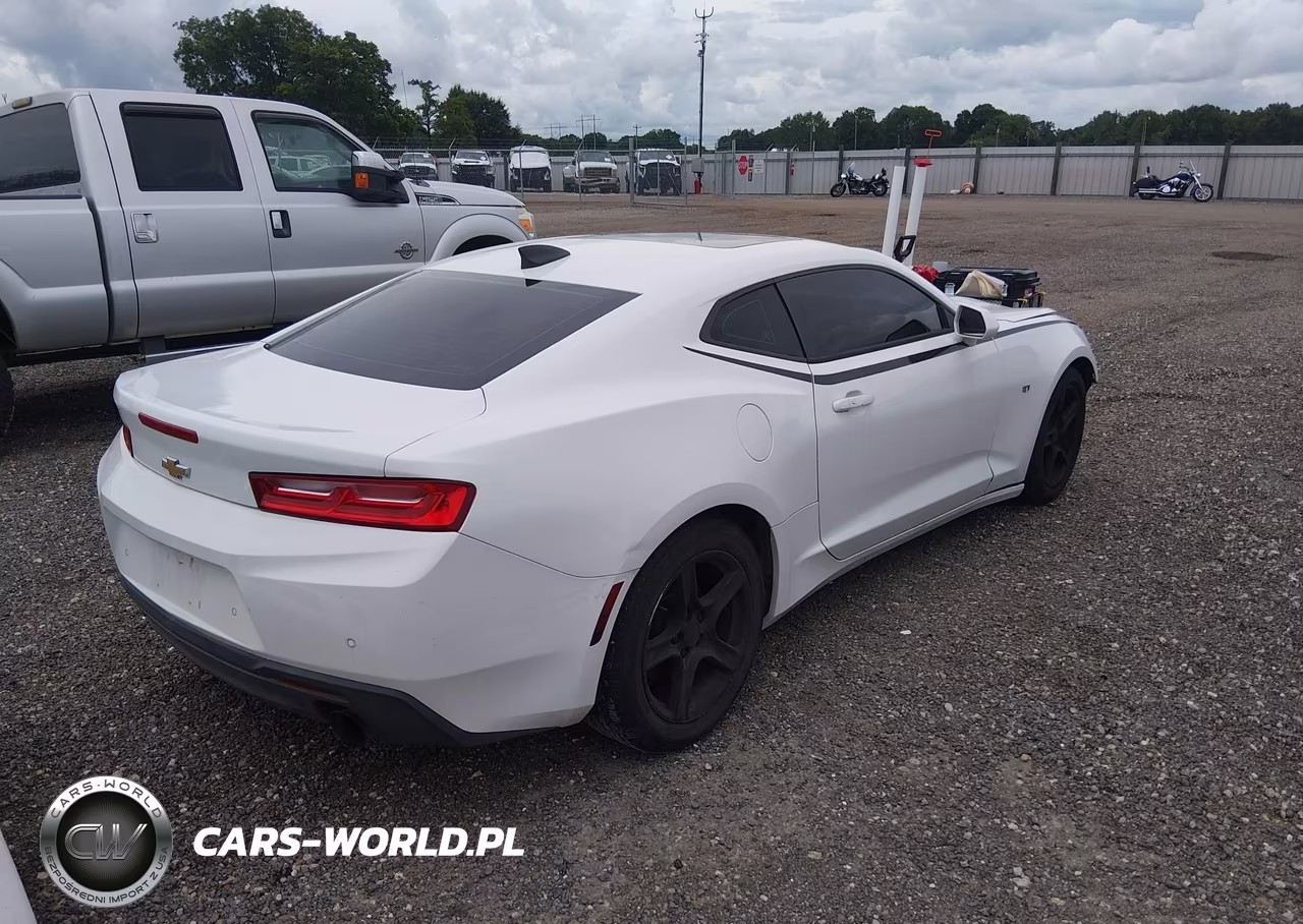 2016 Chevrolet Camaro 2Lt VIN:1G1FD1RX3G0183479 - 4