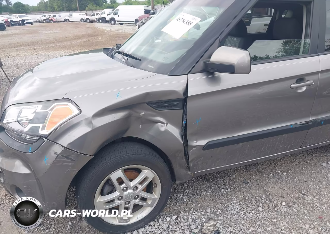2011 Kia Soul + VIN:KNDJT2A28B7318322 - 12