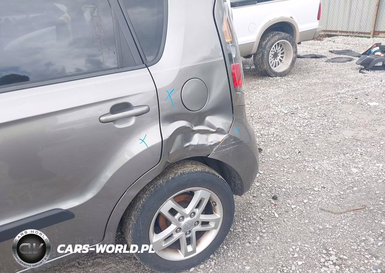 2011 Kia Soul + VIN:KNDJT2A28B7318322 - 14
