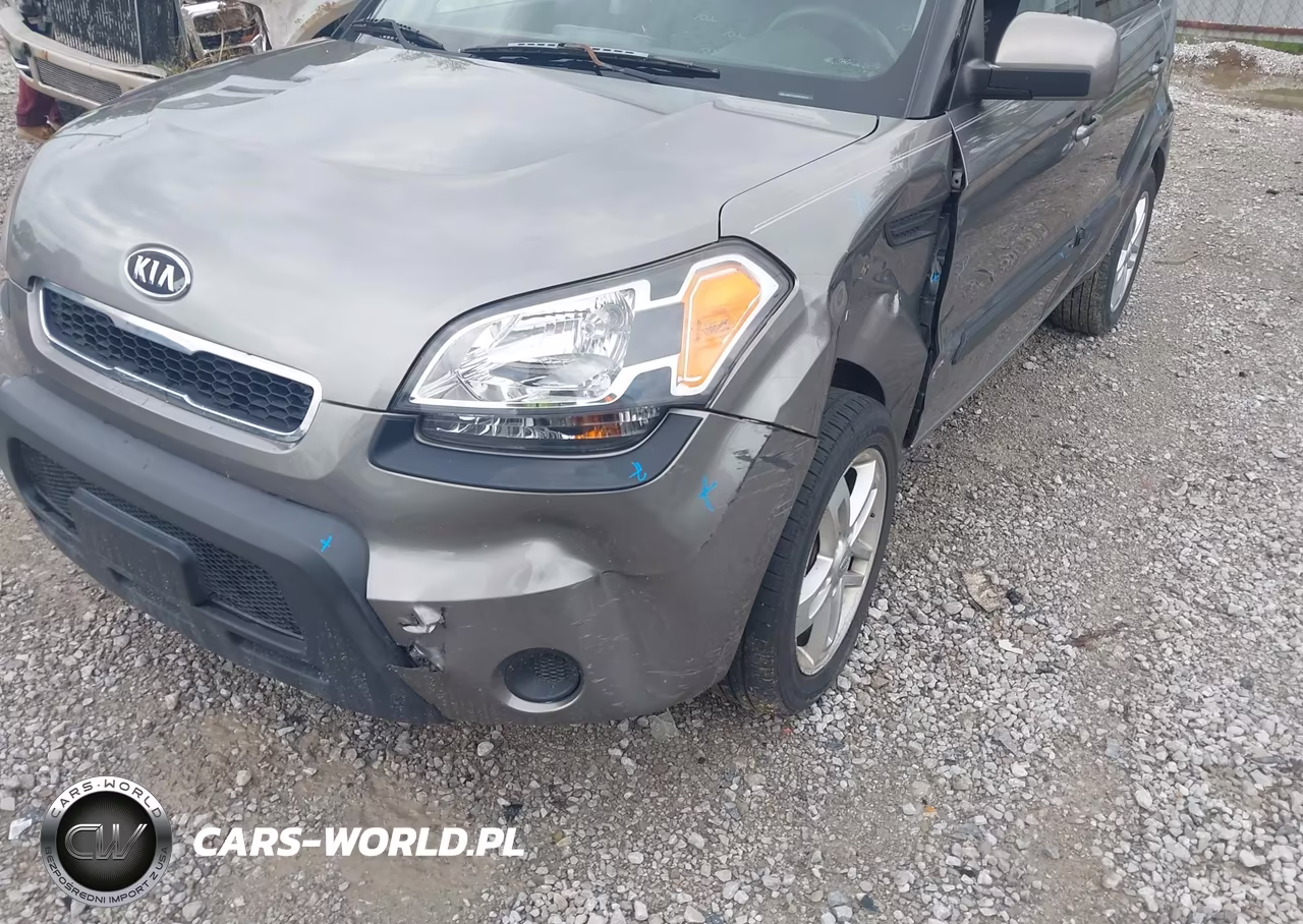 2011 Kia Soul + VIN:KNDJT2A28B7318322 - 6