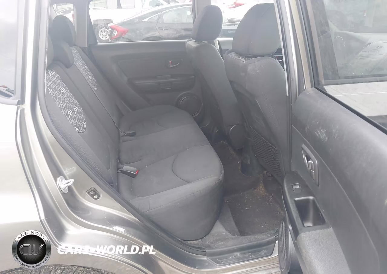 2011 Kia Soul + VIN:KNDJT2A28B7318322 - 8