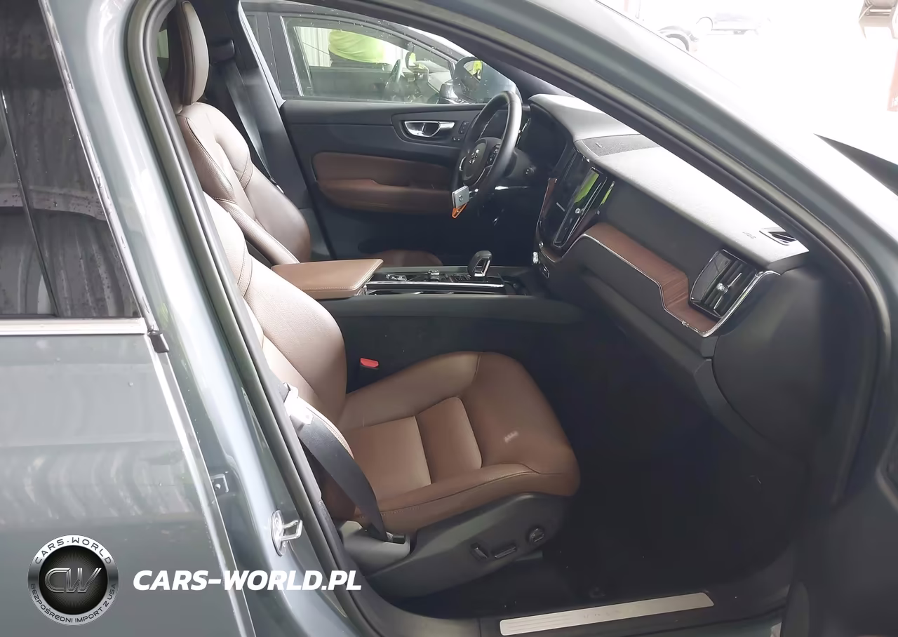 2023 Volvo Xc60 B5 Plus Bright Theme VIN:YV4L12RN3P1246501 - 5