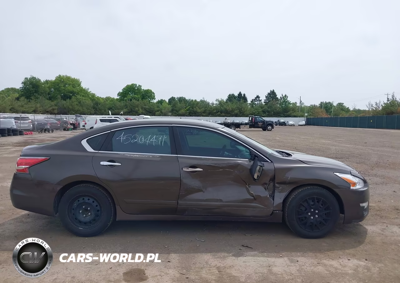 2014 Nissan Altima 2.5 S VIN:1N4AL3AP1EN346664 - 13