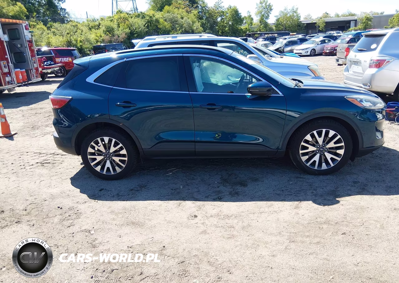 2020 Ford Escape Titanium VIN:1FMCU9J92LUA15689 - 13