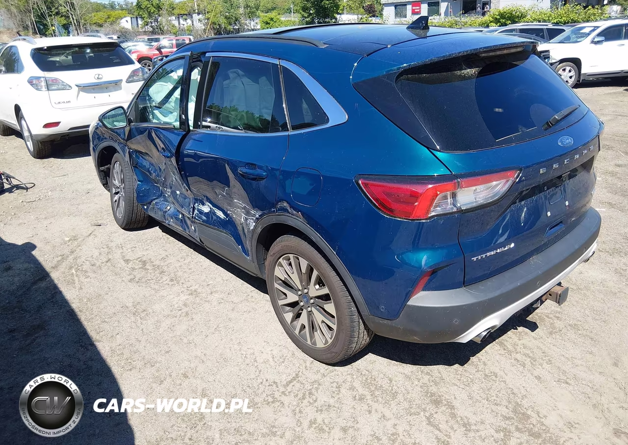 2020 Ford Escape Titanium VIN:1FMCU9J92LUA15689 - 3