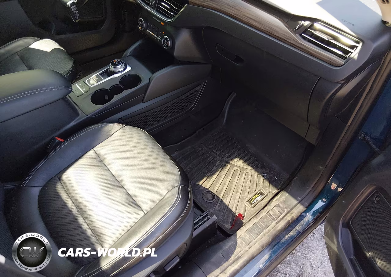 2020 Ford Escape Titanium VIN:1FMCU9J92LUA15689 - 5