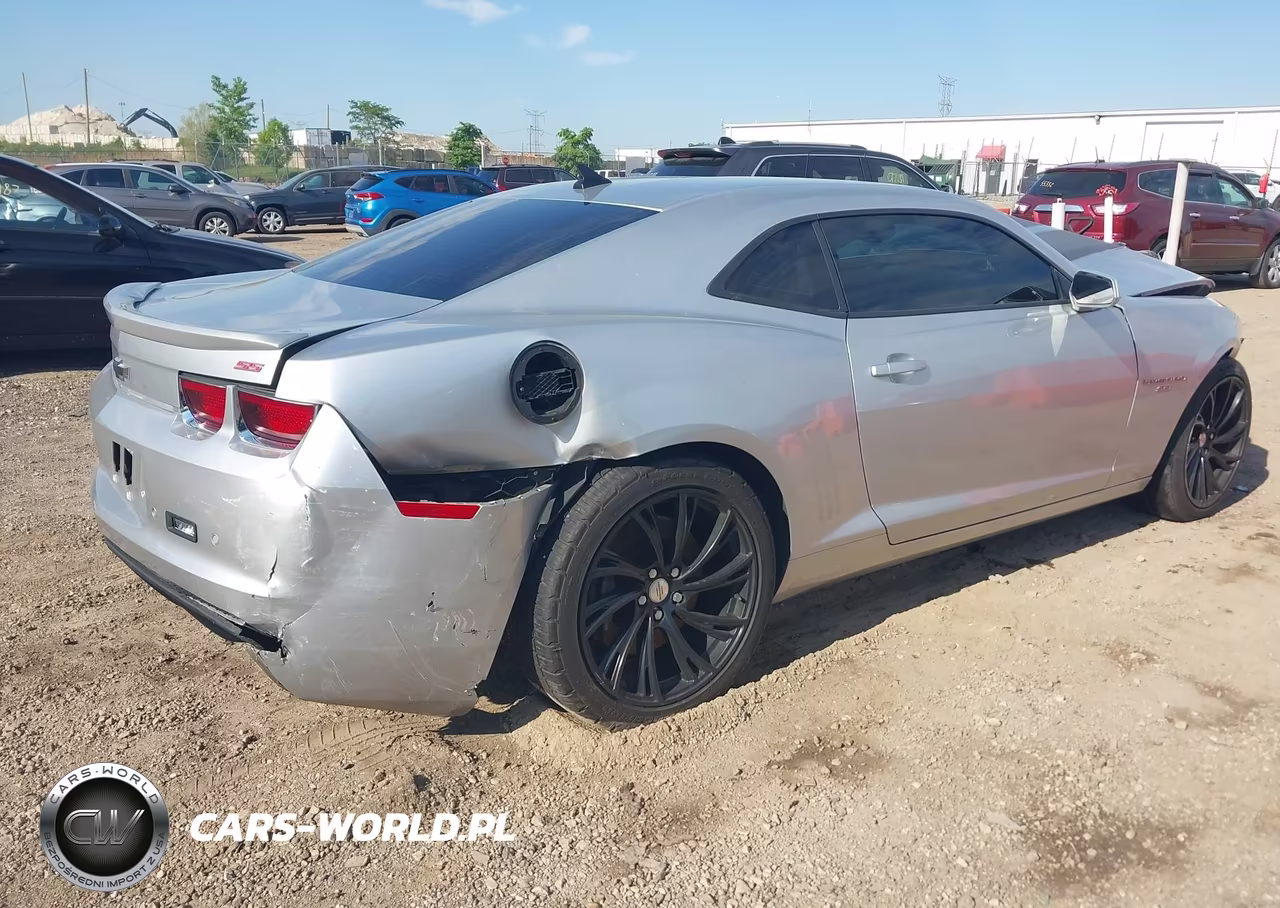 2011 Chevrolet Camaro 2Ss VIN:2G1FK1EJ3B9103734 - 4
