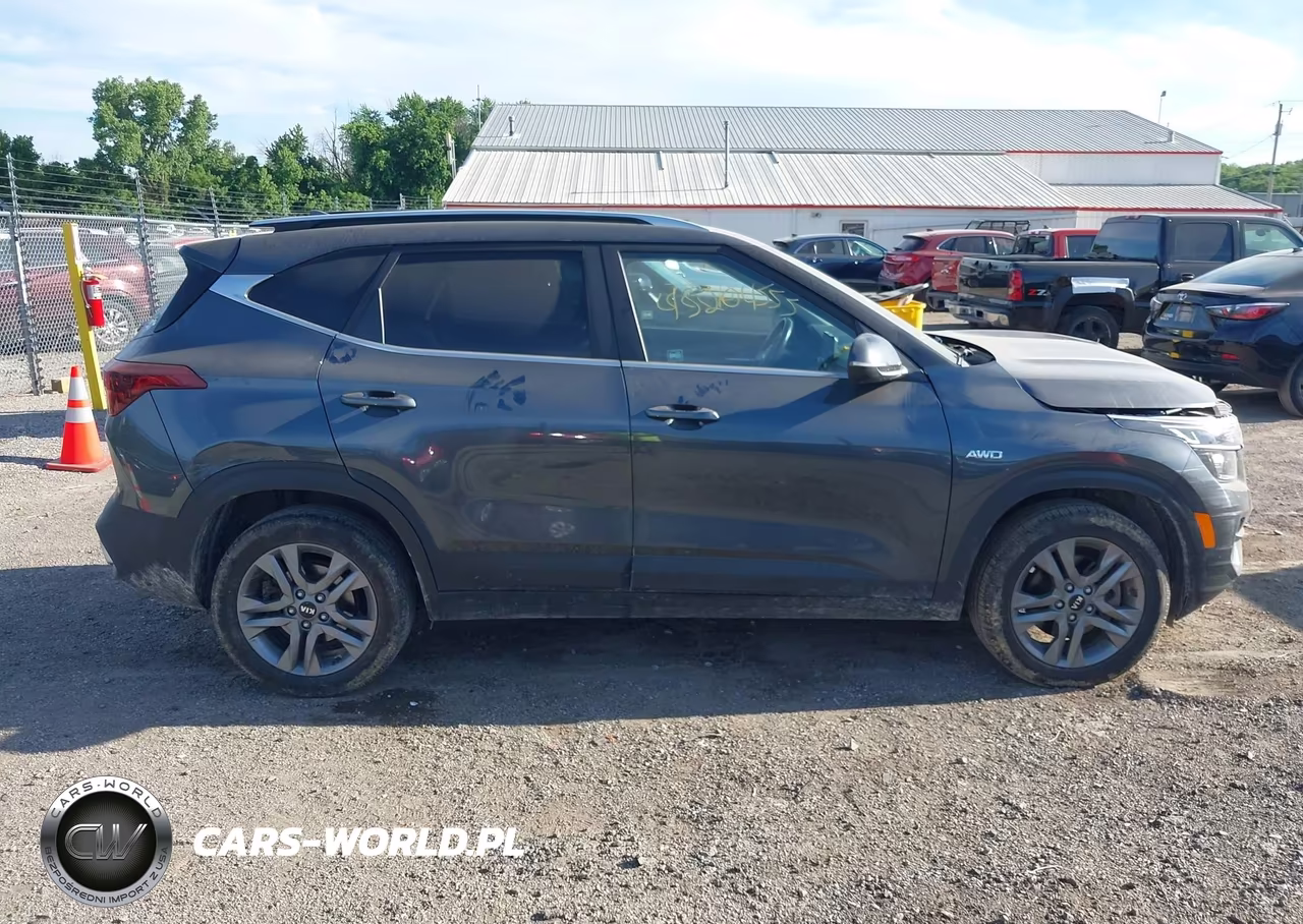 2021 Kia Seltos S VIN:KNDEUCAA1M7203964 - 13