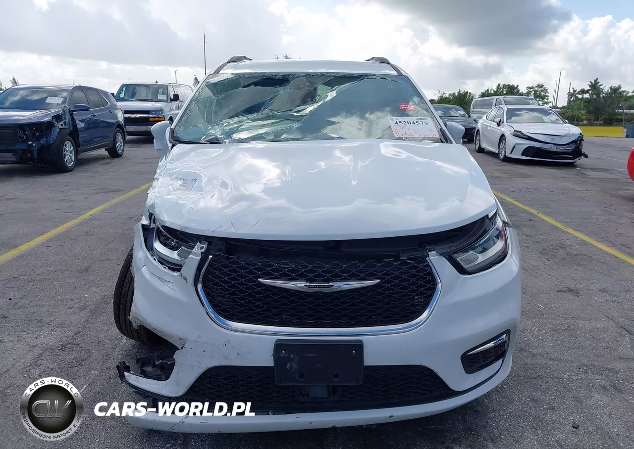 2022 Chrysler Pacifica Touring L VIN:2C4RC1BG2NR138652 - 12