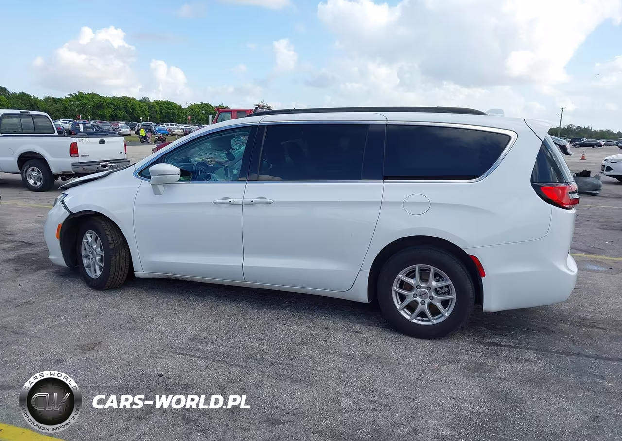 2022 Chrysler Pacifica Touring L VIN:2C4RC1BG2NR138652 - 14