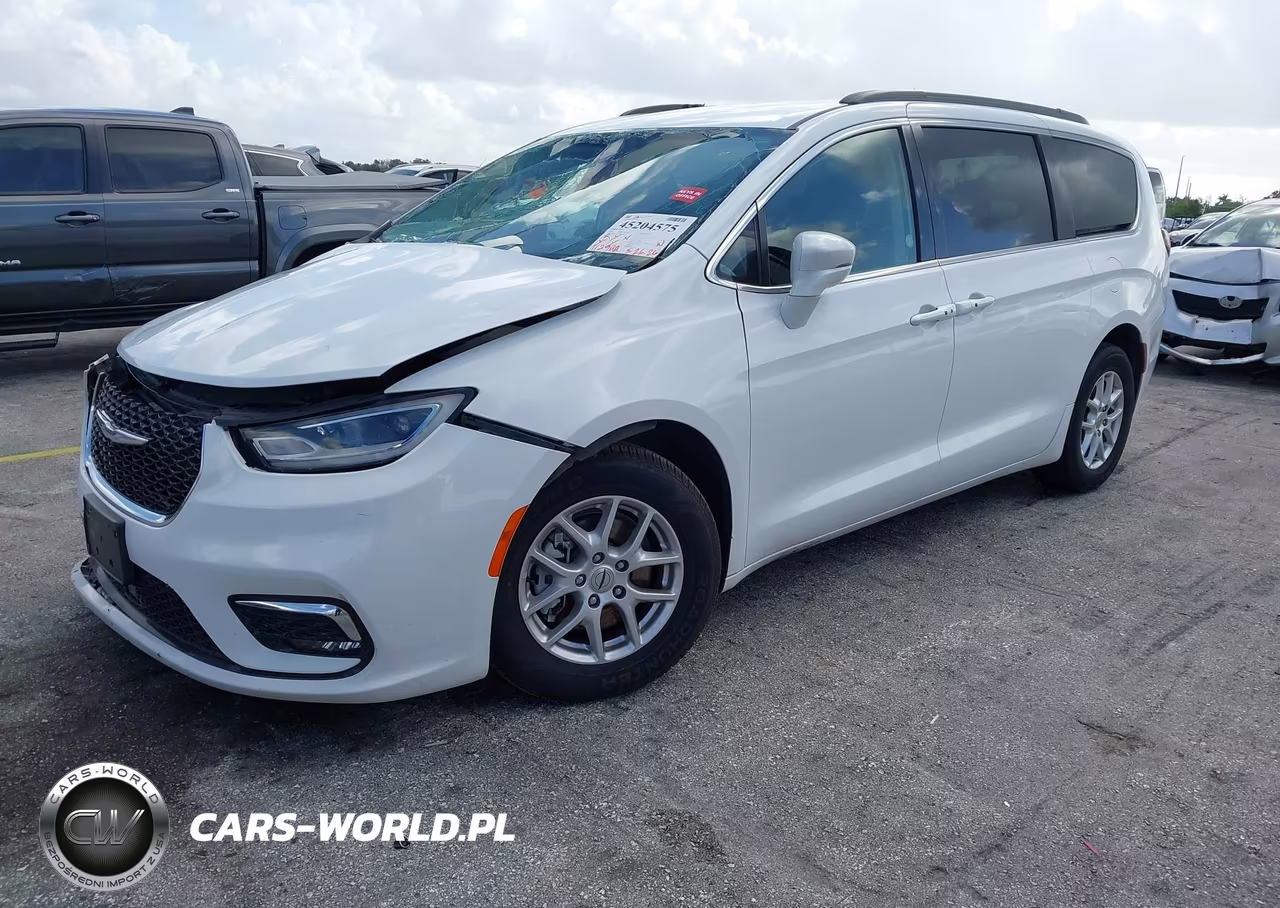 2022 Chrysler Pacifica Touring L VIN:2C4RC1BG2NR138652 - 2