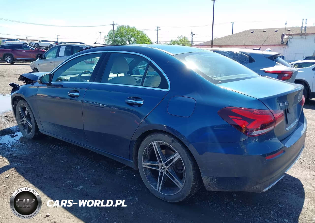 2021 Mercedes-Benz A 220 4Matic VIN:W1K3G4FB3MJ316393 - 3