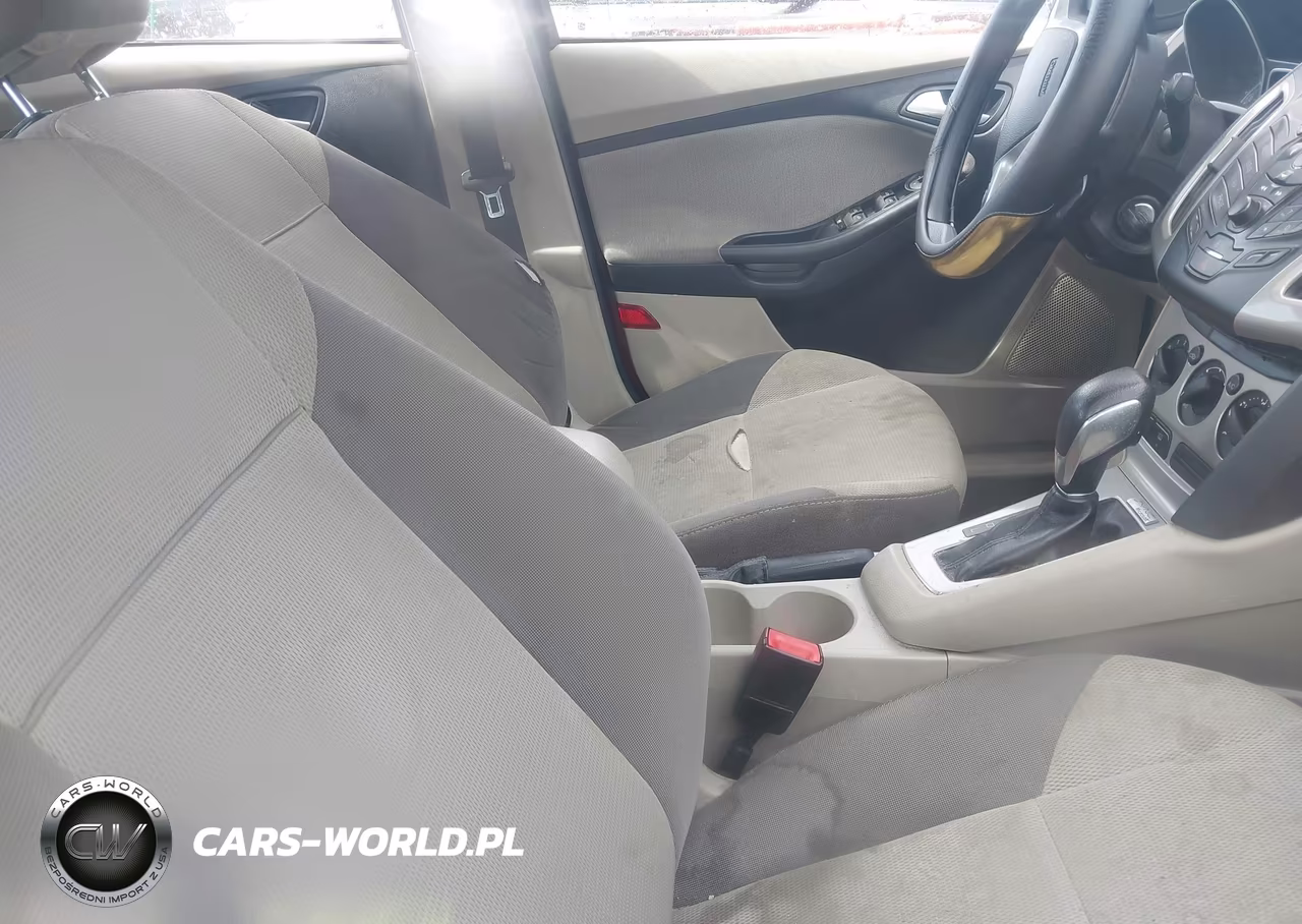 2013 Ford Focus Se VIN:1FADP3F27DL230295 - 5
