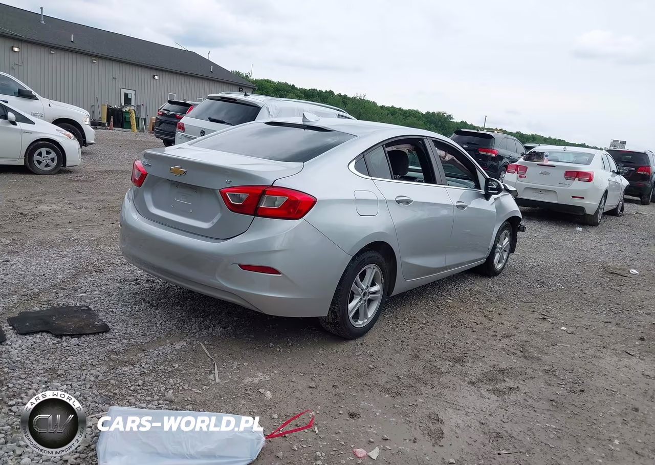 2018 Chevrolet Cruze Lt Auto VIN:1G1BE5SM4J7188028 - 4
